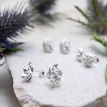 Lataa kuva Galleria-katseluun, Jää Roso Earrings TuuliVaara korvakorut käsityö jewellery handcrafted
